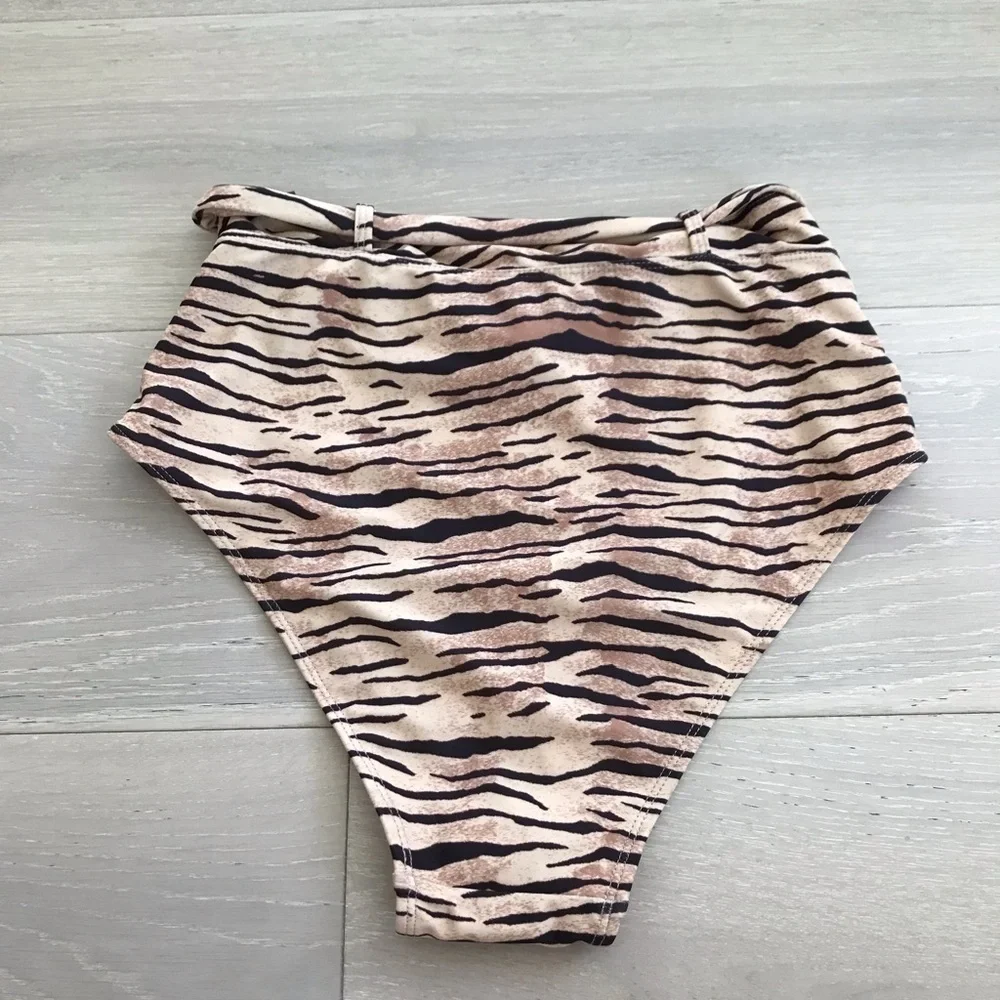 NWT Faithfull The Brand Lavande Bikini Bottom Wyldie Animal sz medium M